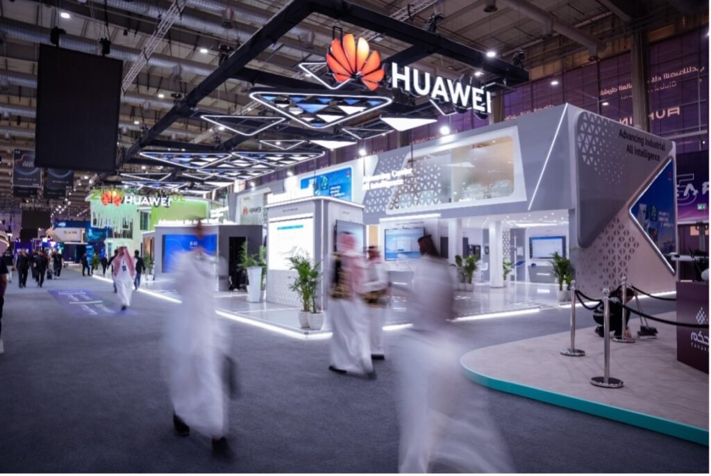 [Image] Huawei at LEAP 2026.jpg